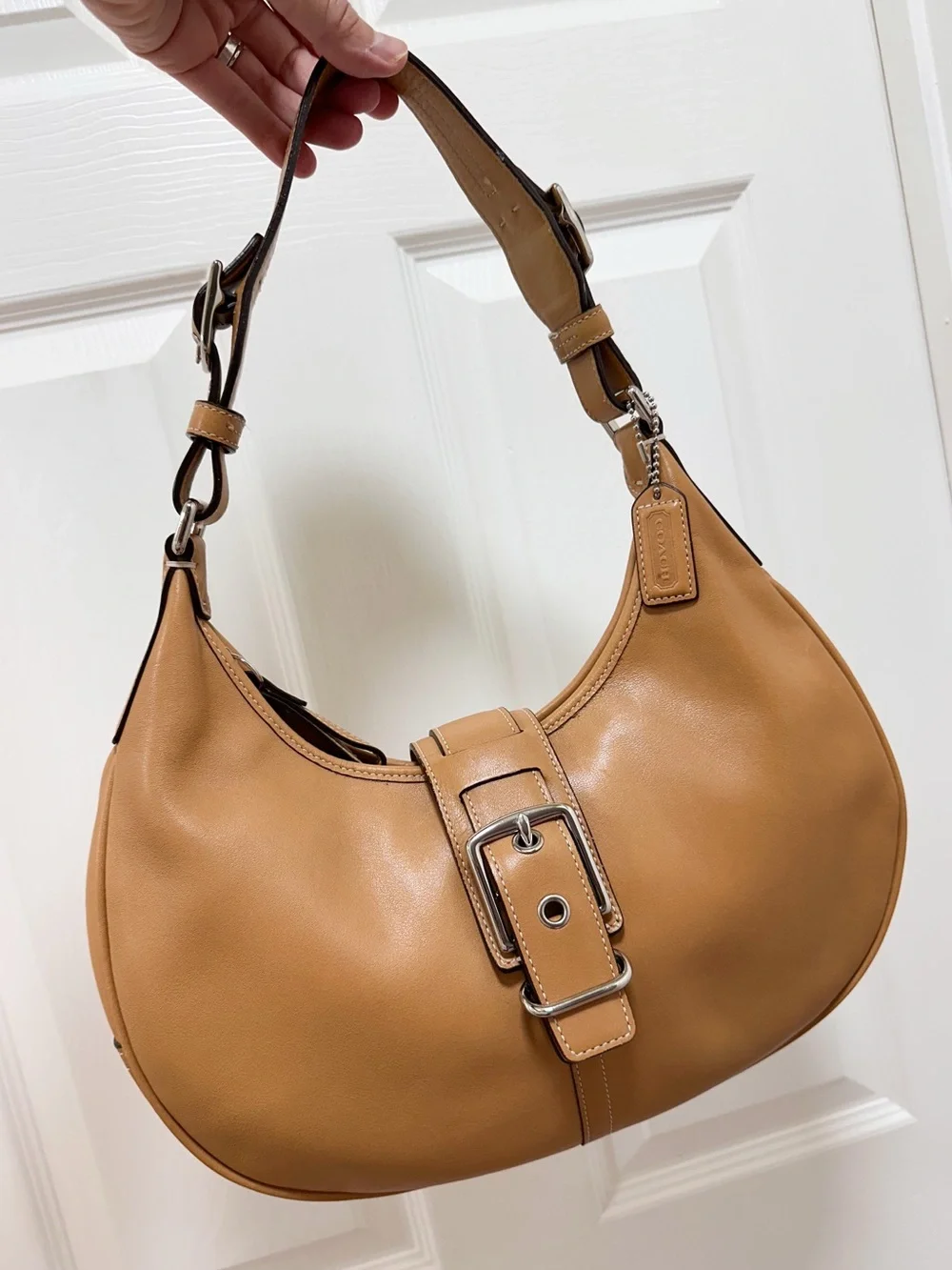 Coach Soho Buckle Hobo Shoulder Bag Milled Camel Leather Medium Y2K